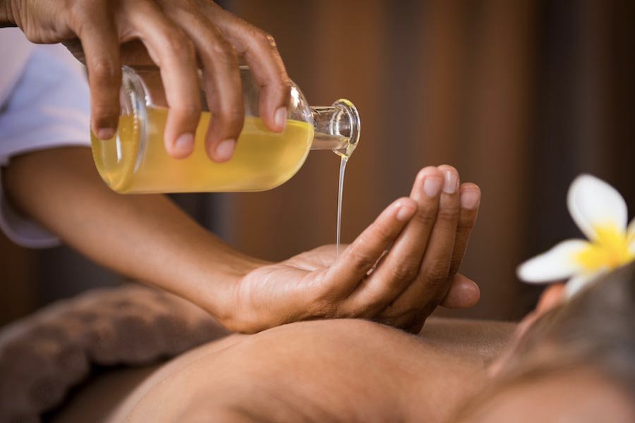 Kerala’s Ayurvedic Massage: Tradition Meets Modern Science